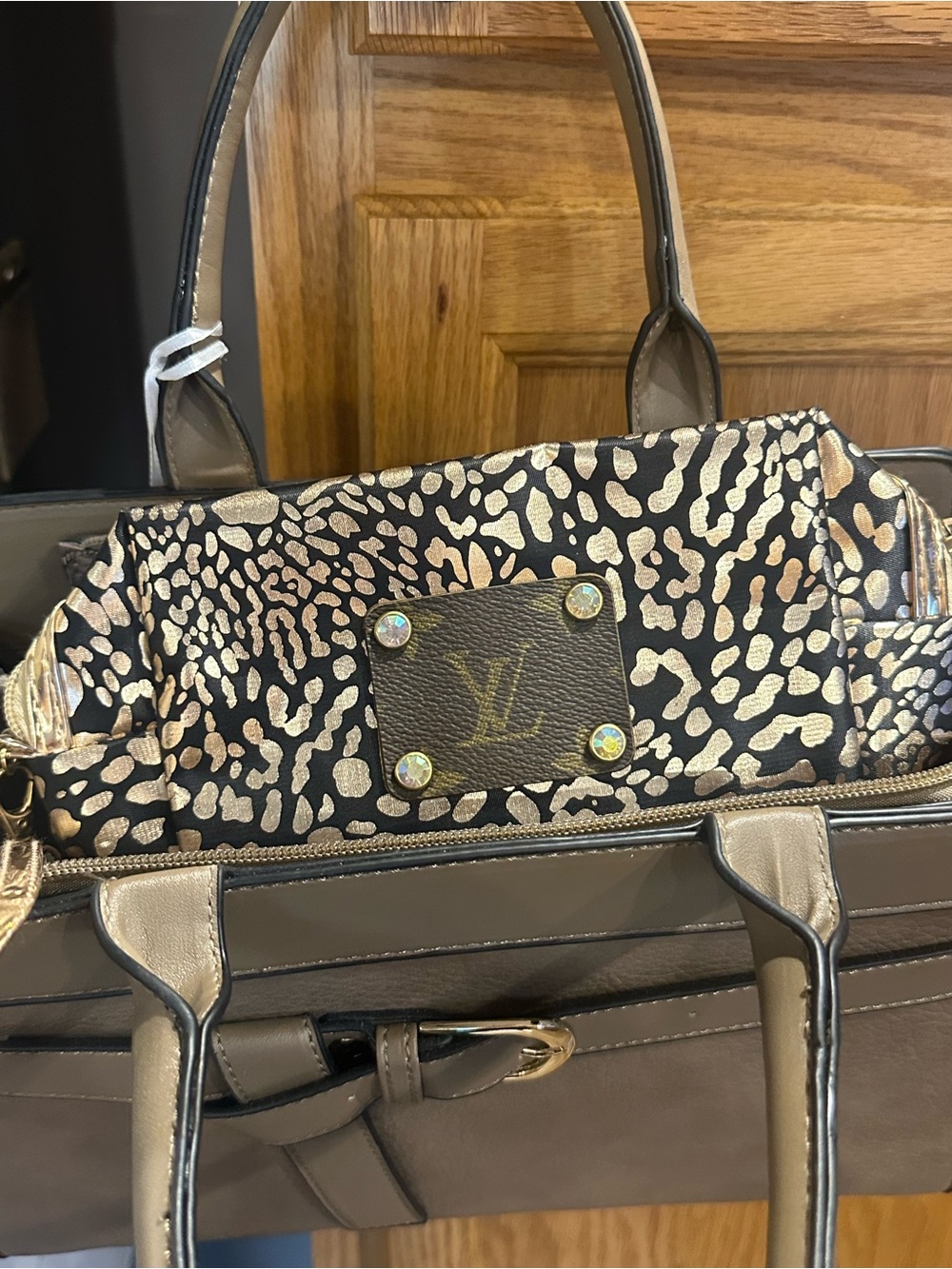 La Terre Crossbody